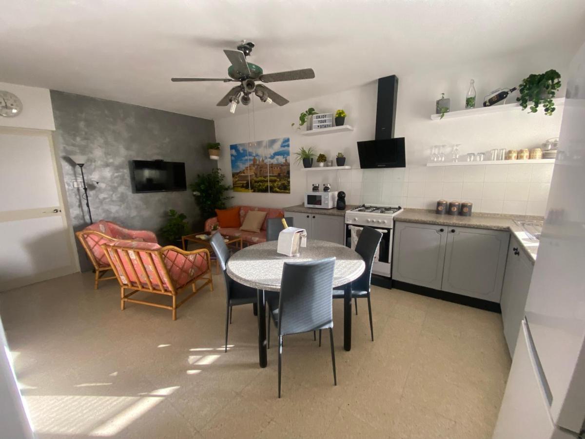 St Paul'S Bay Central Apartment In Qawra St. Paul's Bay Exterior photo